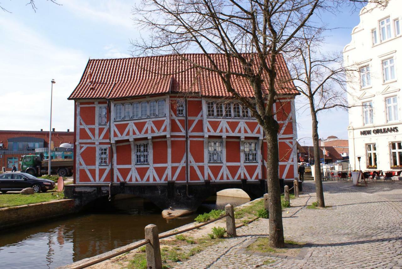 Stadtvilla Bruegemann Mit Terrasse & Parkplatz - Abc136 By AbcWißmar מראה חיצוני תמונה