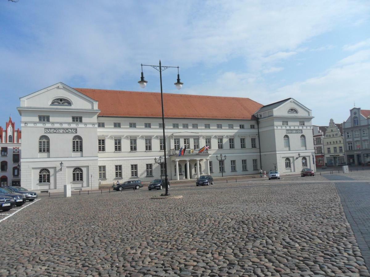 Stadtvilla Bruegemann Mit Terrasse & Parkplatz - Abc136 By AbcWißmar מראה חיצוני תמונה